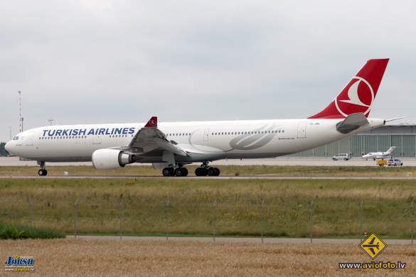 Airbus A330-303