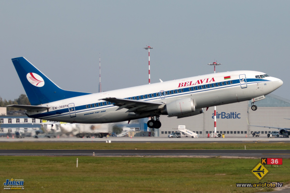 Boeing 737-31S