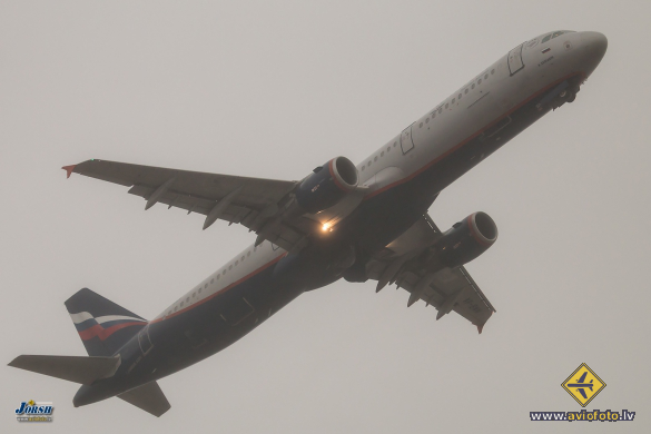 Airbus A321-211