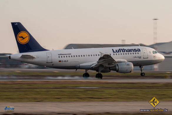 Airbus A319-114