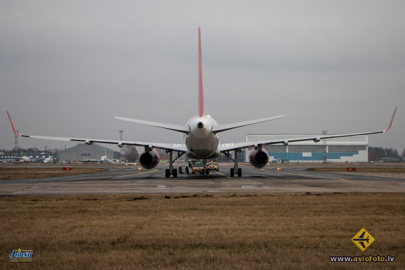 Boeing 757-256
