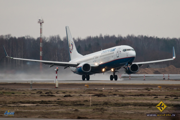 Boeing 737-85R
