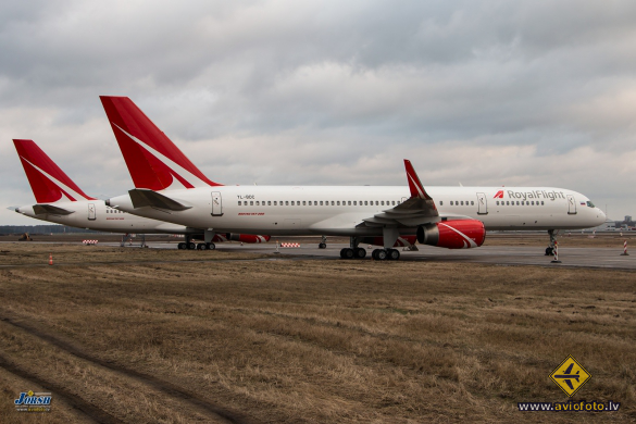Boeing 757-256