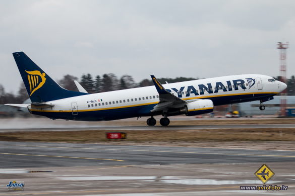 Boeing 737-8AS