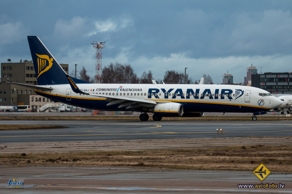 Boeing 737-8AS