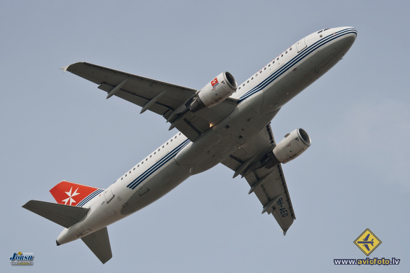 Airbus A320-214