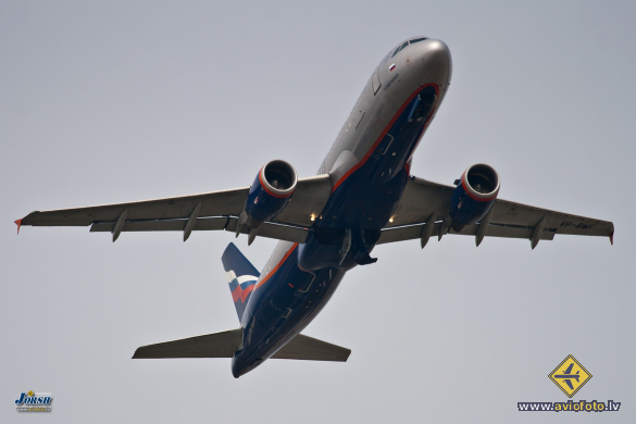 Airbus A320-214