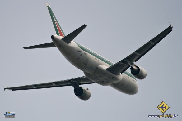 Airbus A320-214