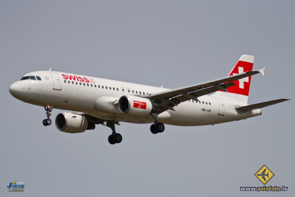 Airbus A320-214