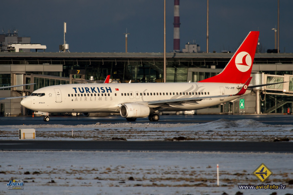 Boeing 737-8F2