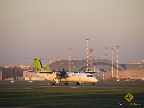 Bombardier DHC-8-402 Q400