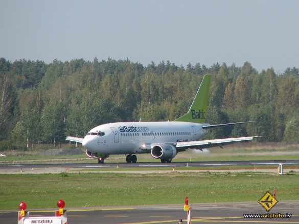 Boeing 737-522