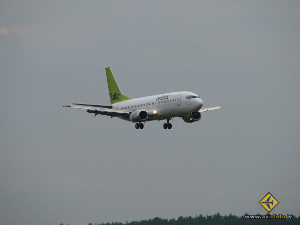 Boeing 737-31S