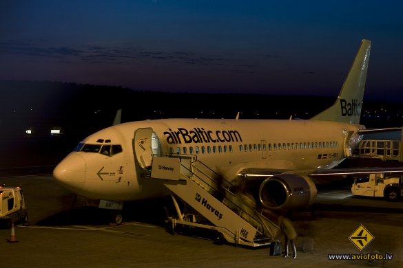 Boeing 737-36Q