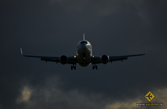 Boeing 737-33V