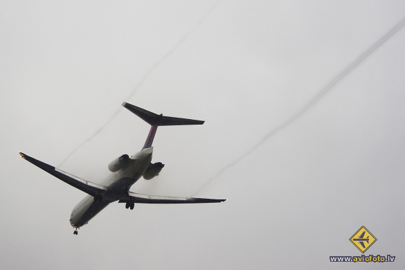 McDonnell Douglas MD-88 (DC-9-88)