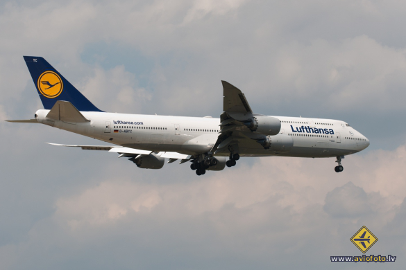 Boeing 747-830