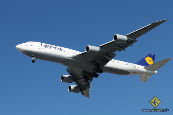 Boeing 747-830