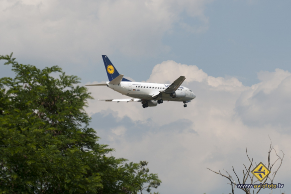 Boeing 737-530