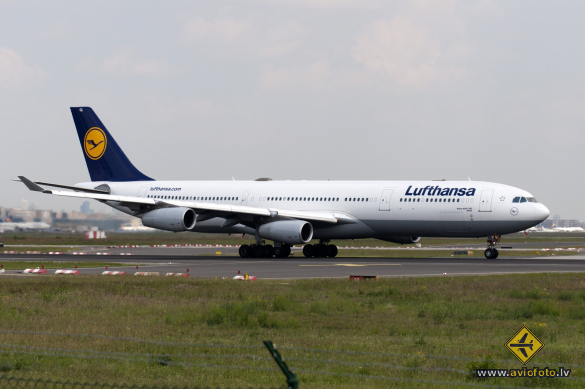 Airbus A340-313