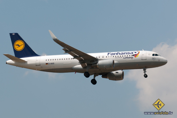 Airbus A320-214