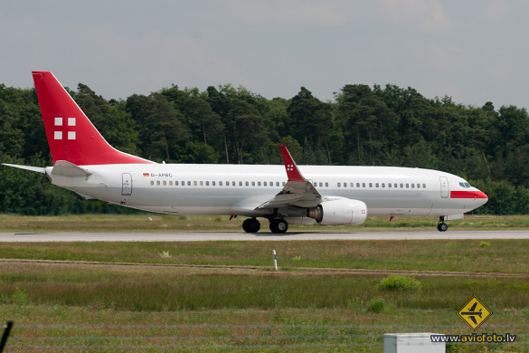 Boeing 737-8BK
