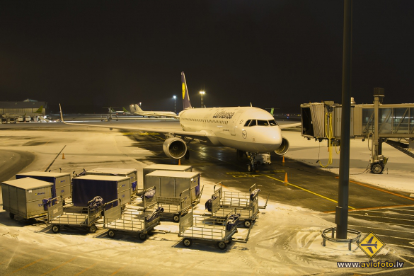 Airbus A320-214