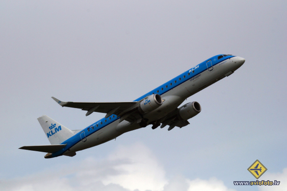 Embraer 190STD (ERJ-190-100STD)