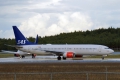 Boeing 737-883