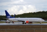 Boeing 737-883