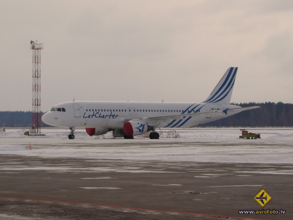 Airbus A320-211