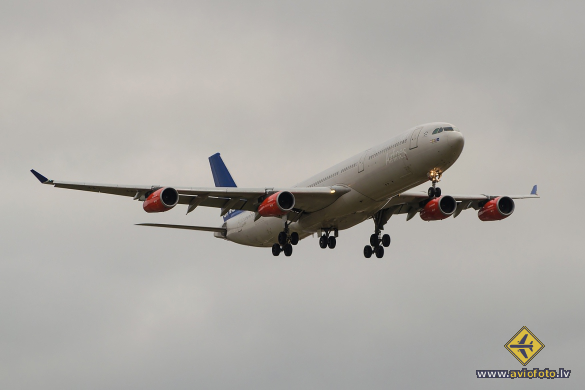 Airbus A340-313X
