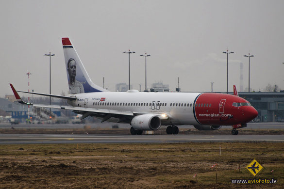 Boeing 737-86Q