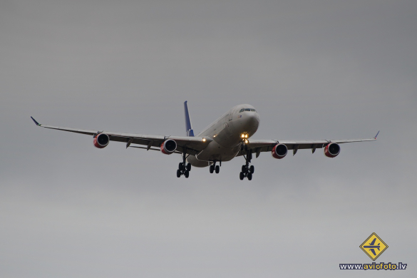 Airbus A340-313X