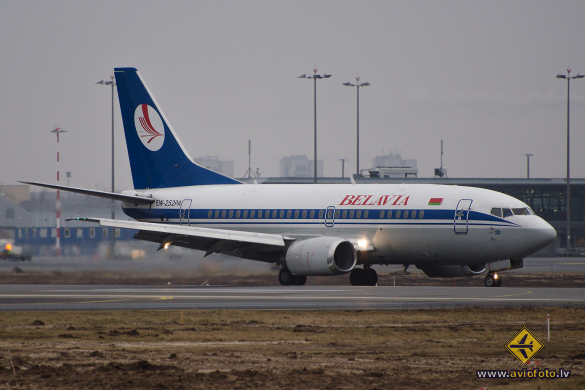Boeing 737-524