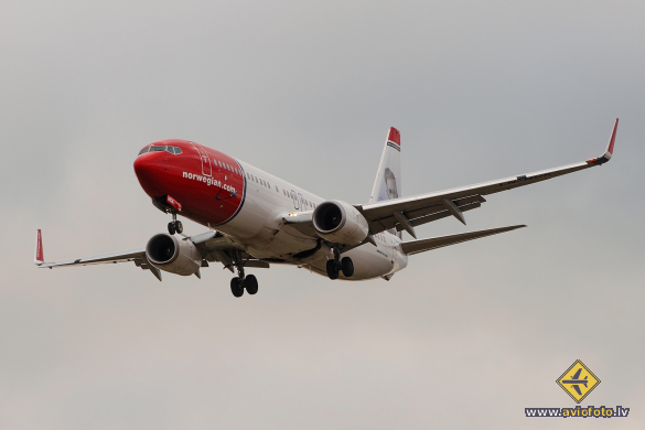 Boeing 737-8JP