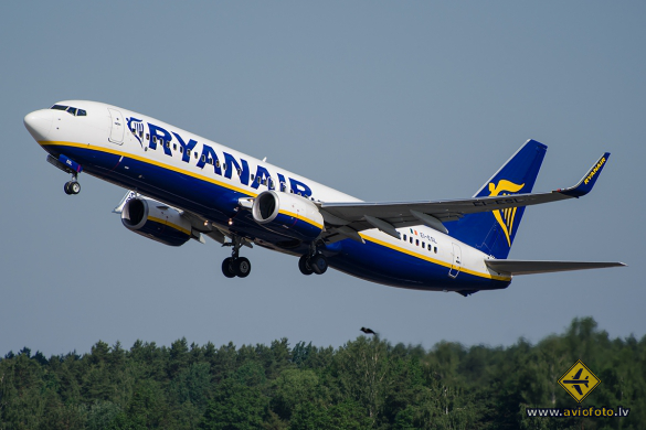 Boeing 737-8AS