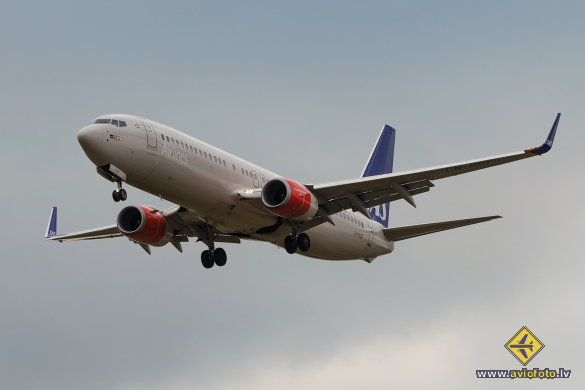 Boeing 737-86N