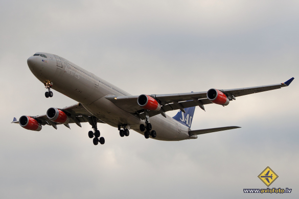 Airbus A340-313X