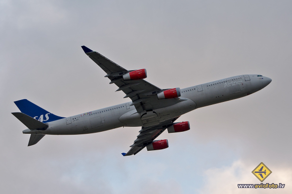 Airbus A340-313X