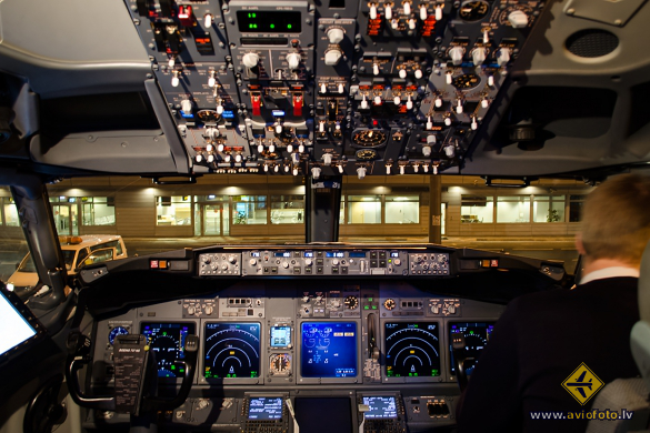 Boeing 737-8JP