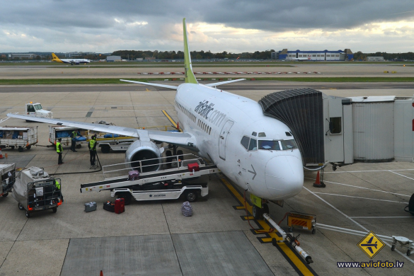 Boeing 737-53S