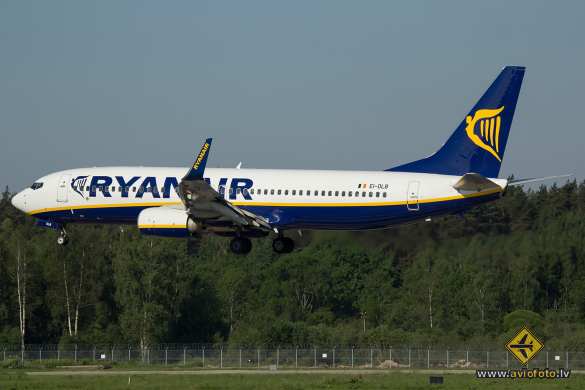 Boeing 737-8AS