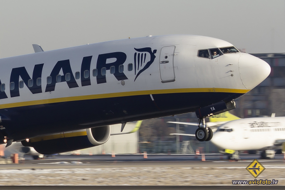 Boeing 737-8AS