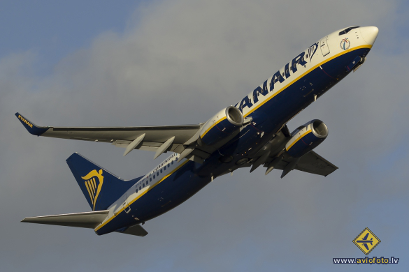 Boeing 737-8AS