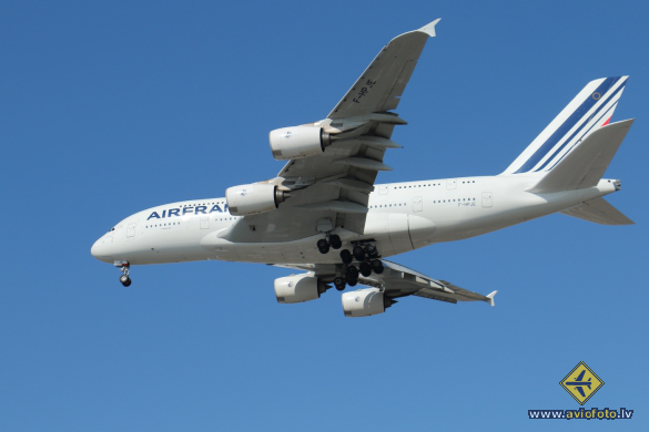 Airbus A380-861