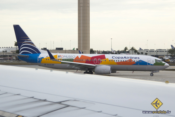 Boeing 737-8V3