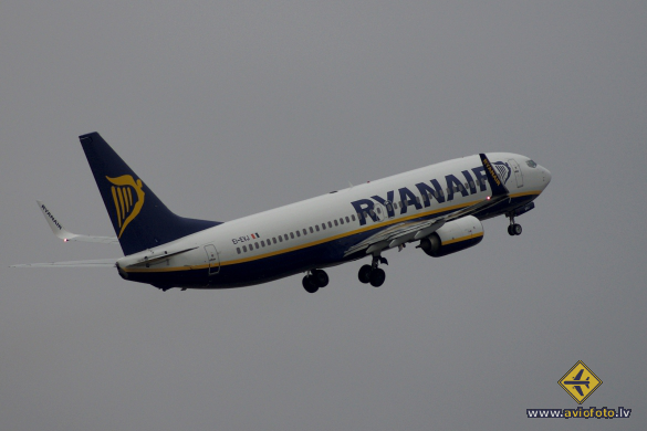 Boeing 737-8AS