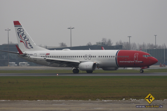 Boeing 737-8Q8