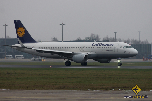 Airbus A320-214
